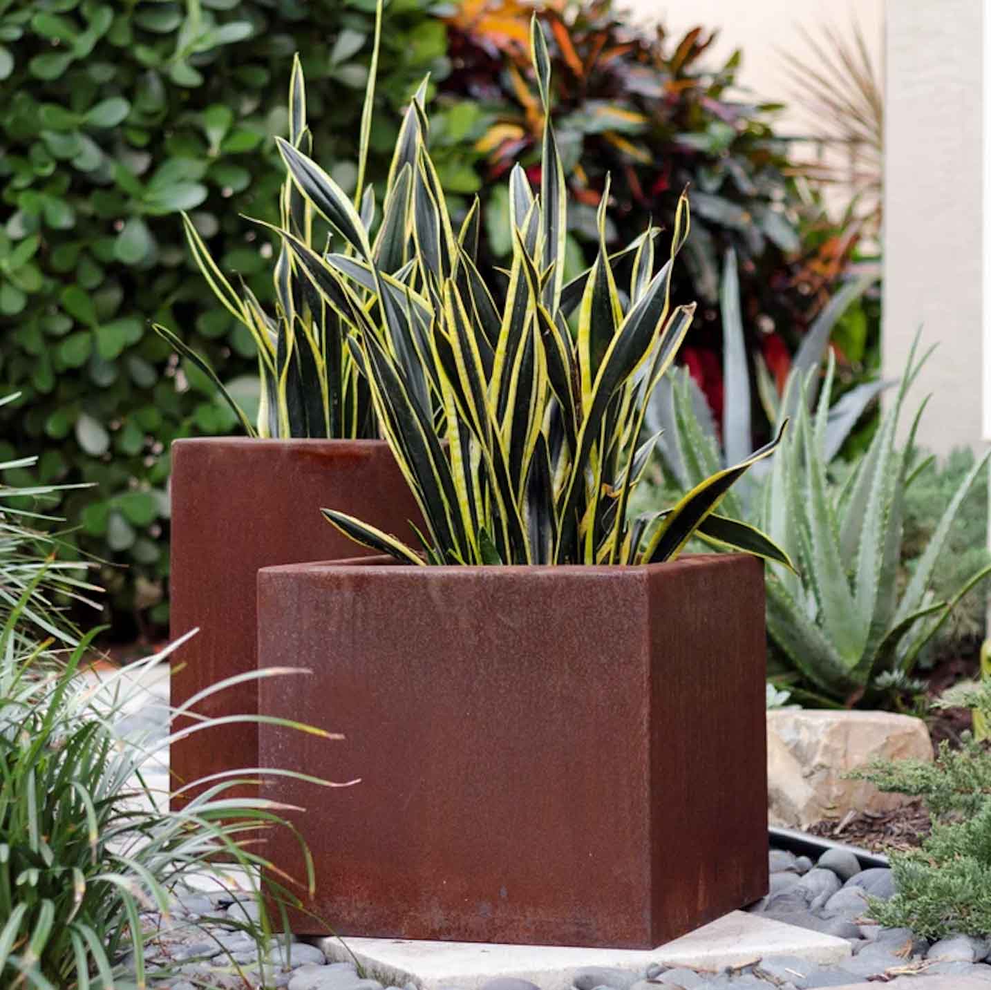 parker-and-coop-corten-steel-rust-garden-planter-square