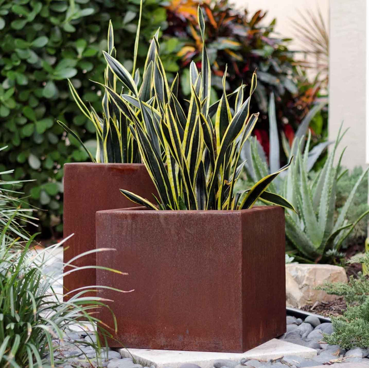 parker-and-coop-corten-steel-rust-garden-planter-square