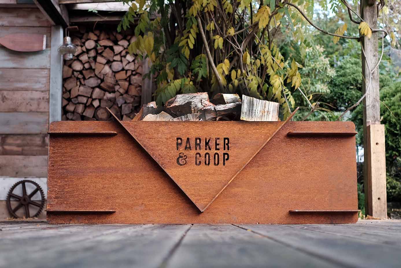 Grille de magasin de bûches pour foyer en acier Corten de Woodstock