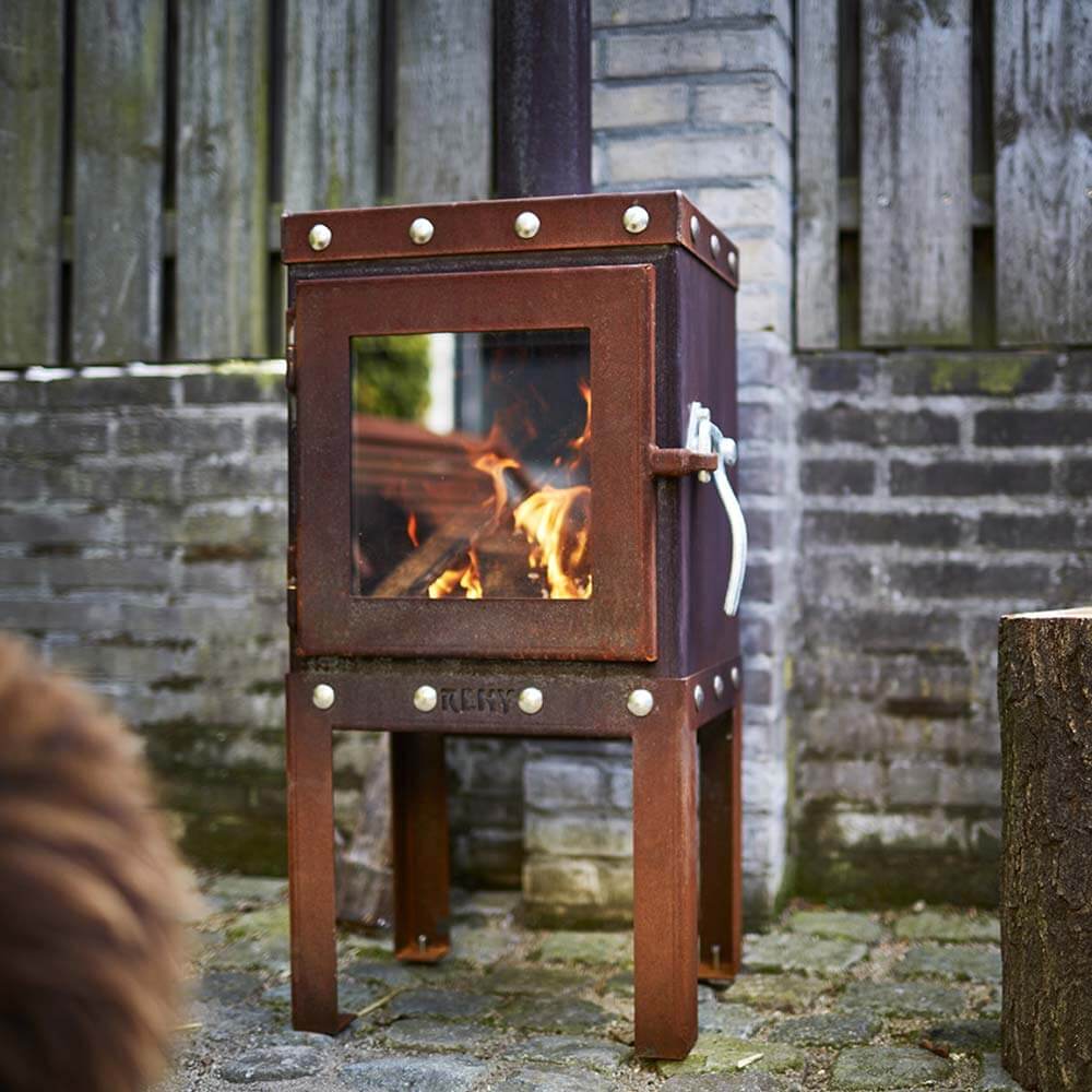 Piquia-RB73-Parker-and-Coop-corten-rusted-outdoor-log-burner-stove-fire